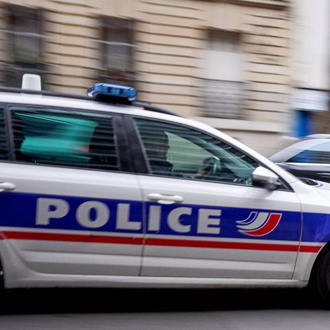 Ein Streifenwagen im Einsatz in Paris