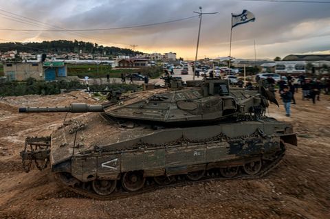 Israelischer Panzer im Flüchtlingslager Dschenin