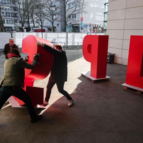 Große SPD Aufsteller werden verschoben