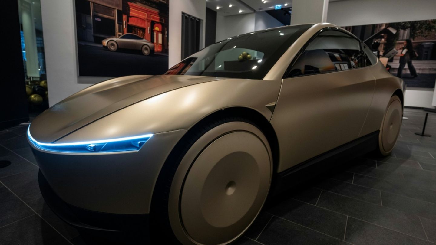 Prototyp von Teslas selbstfahrendem Taxi "Cybercab"