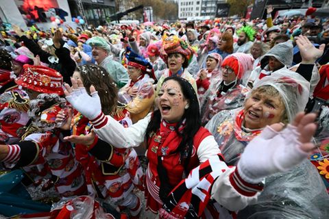 Start der Karnevalszeit am 11. November in Köln