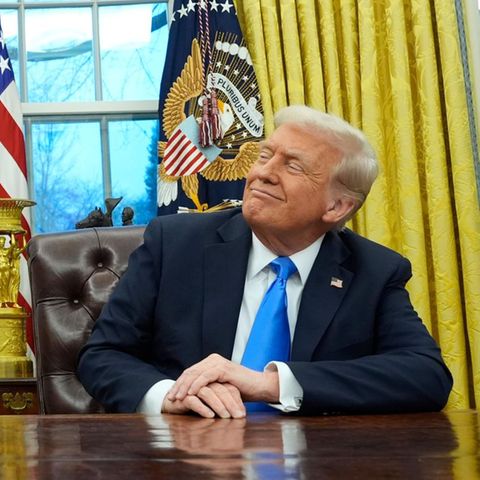 Elon Musk und Donald Trump im Oval Office