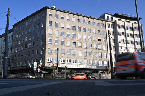 Das frühere Wohnhaus von Oskar Schindler in der Frontalansicht