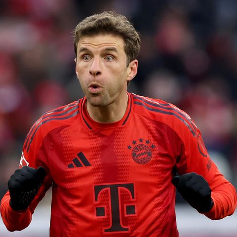 Thomas Müller vom FC Bayern München macht eine Grimasse