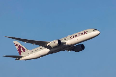 Ein Flugzeug der Fluggesellschaft Qatar Airways