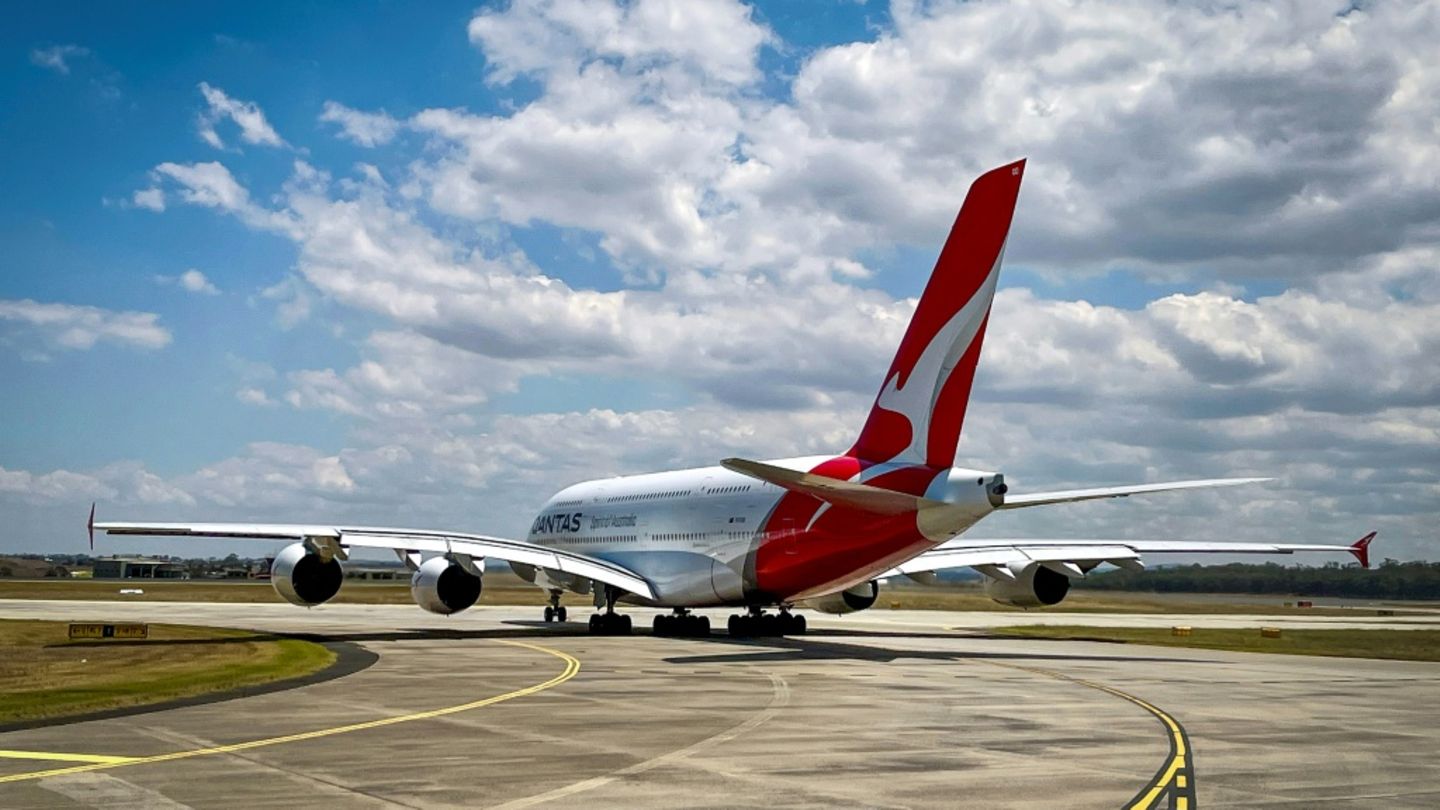 Flugzeug auf Flughafen von Melbourne