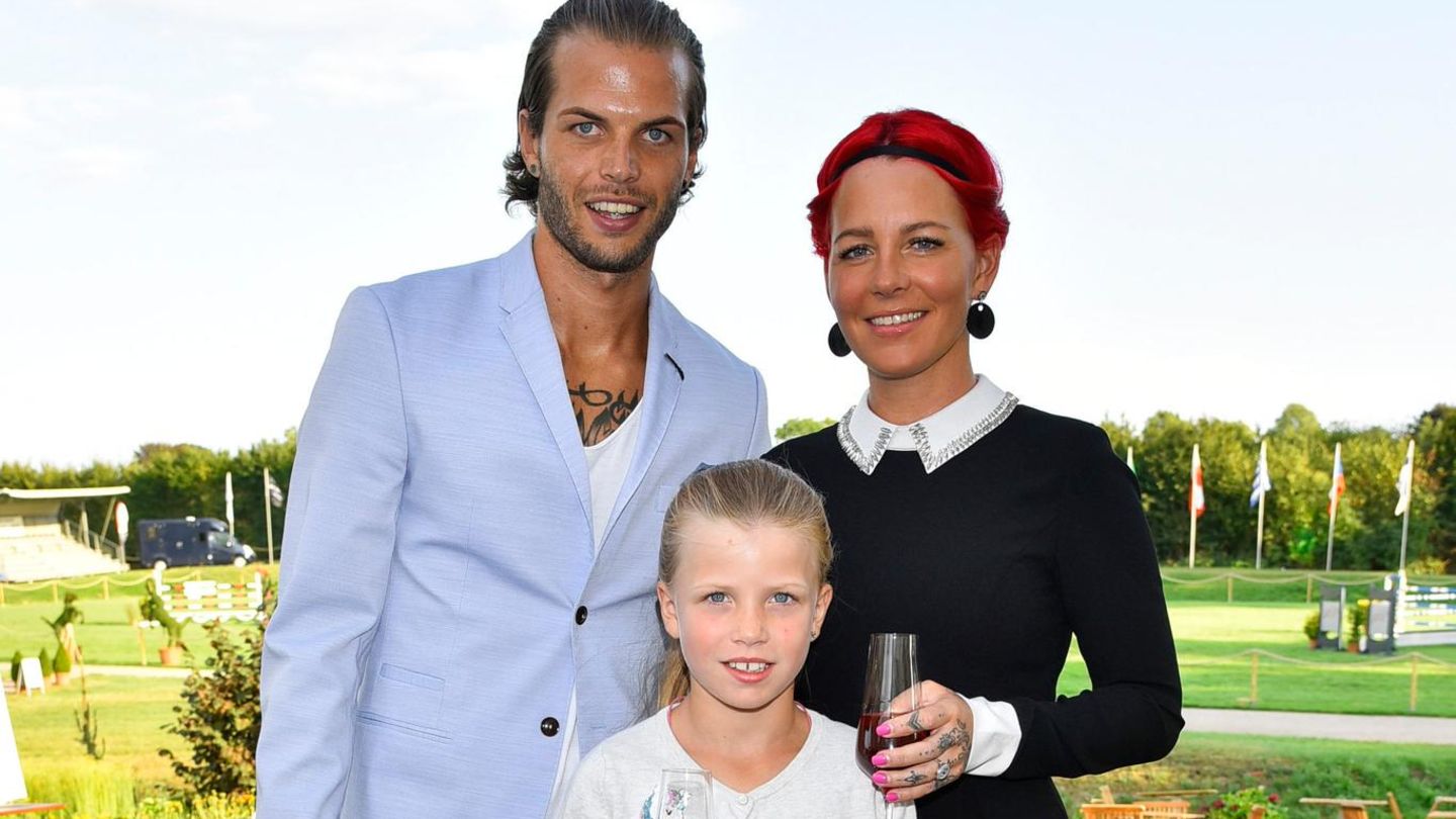 Dennis Diekmeier mit Ehefrau Dana und Tochter Delani