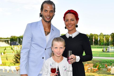 Dennis Diekmeier mit Ehefrau Dana und Tochter Delani