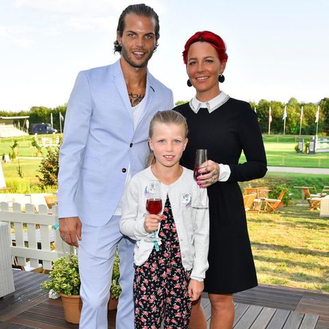 Dennis Diekmeier mit Ehefrau Dana und Tochter Delani