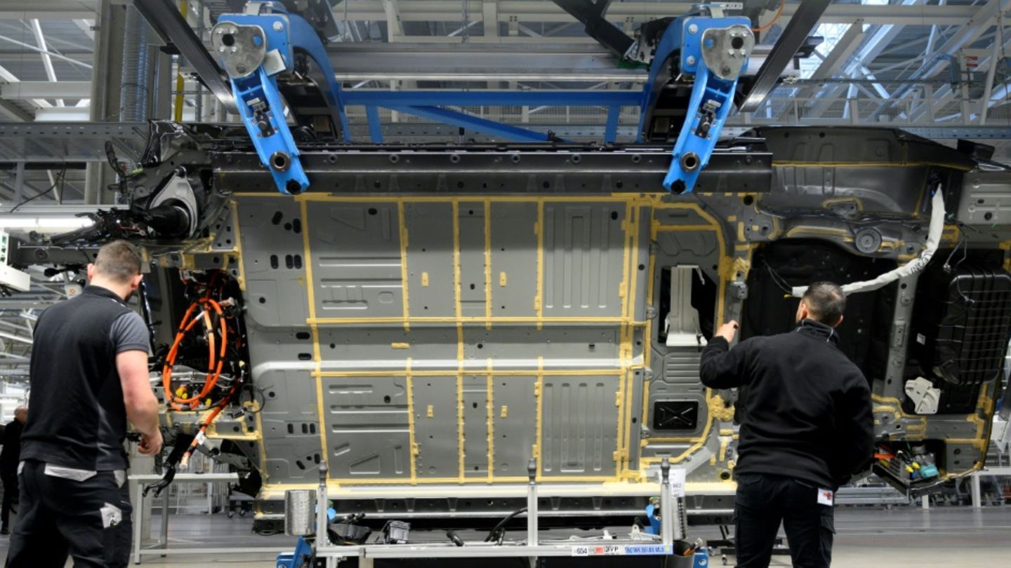 Autobau bei Mercedes-Benz in Sindelfingen.