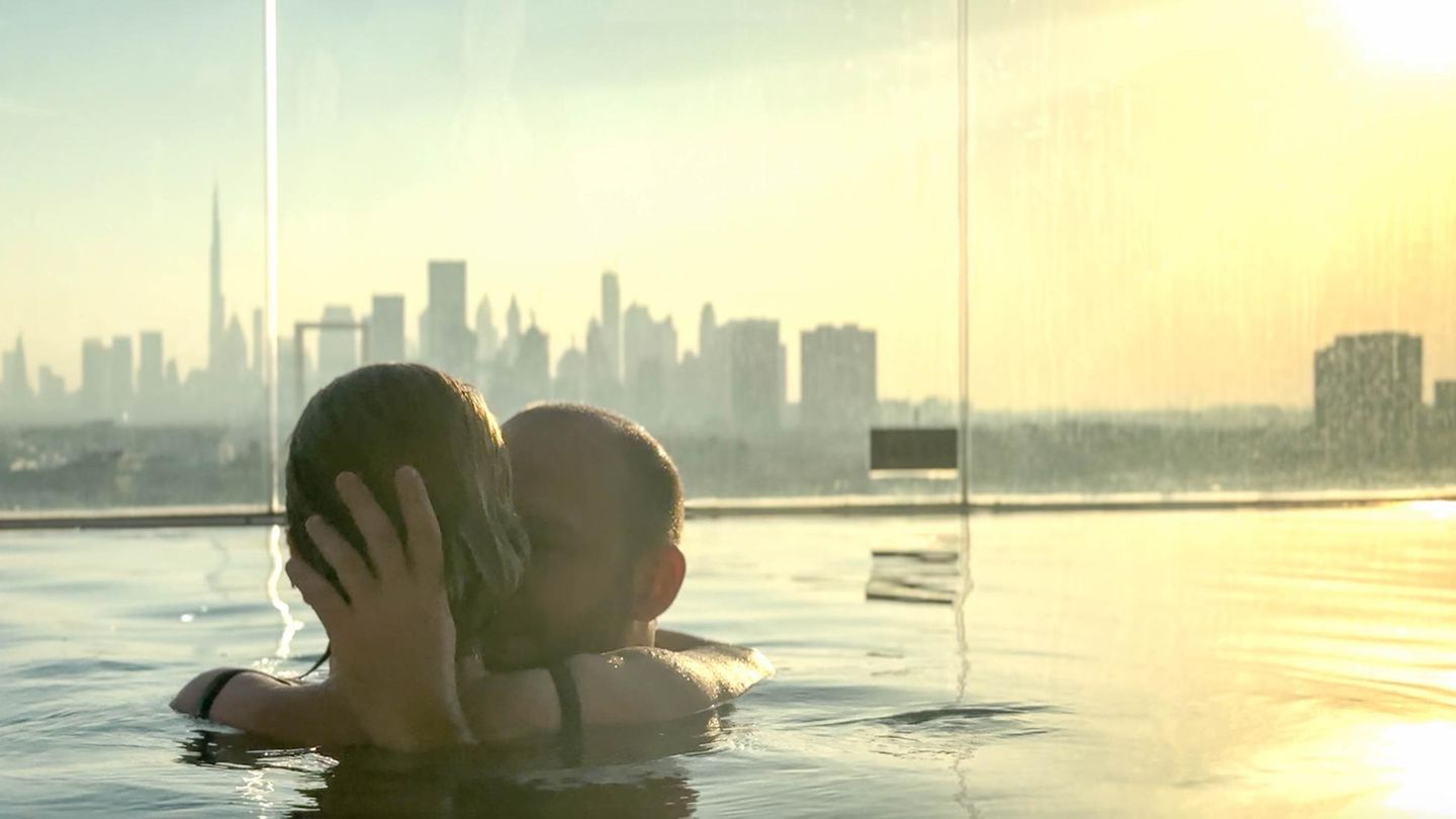 Mehr als nur Sex: Im Pool kommen sich Ben Nordmann und Christina näher Mehr als nur Sex: Im Pool kommen sich Ben Nordmann und Christina näher