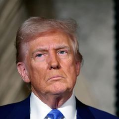 US-Präsident Donald Trump schaut missmutig. Wegen des iPhone-Fehlers?