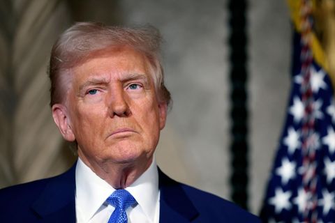 US-Präsident Donald Trump schaut missmutig. Wegen des iPhone-Fehlers?