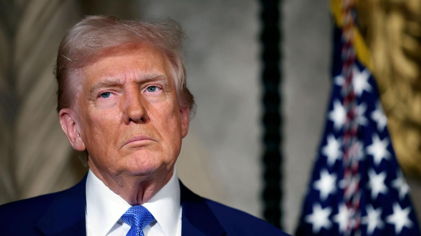 US-Präsident Donald Trump schaut missmutig. Wegen des iPhone-Fehlers?