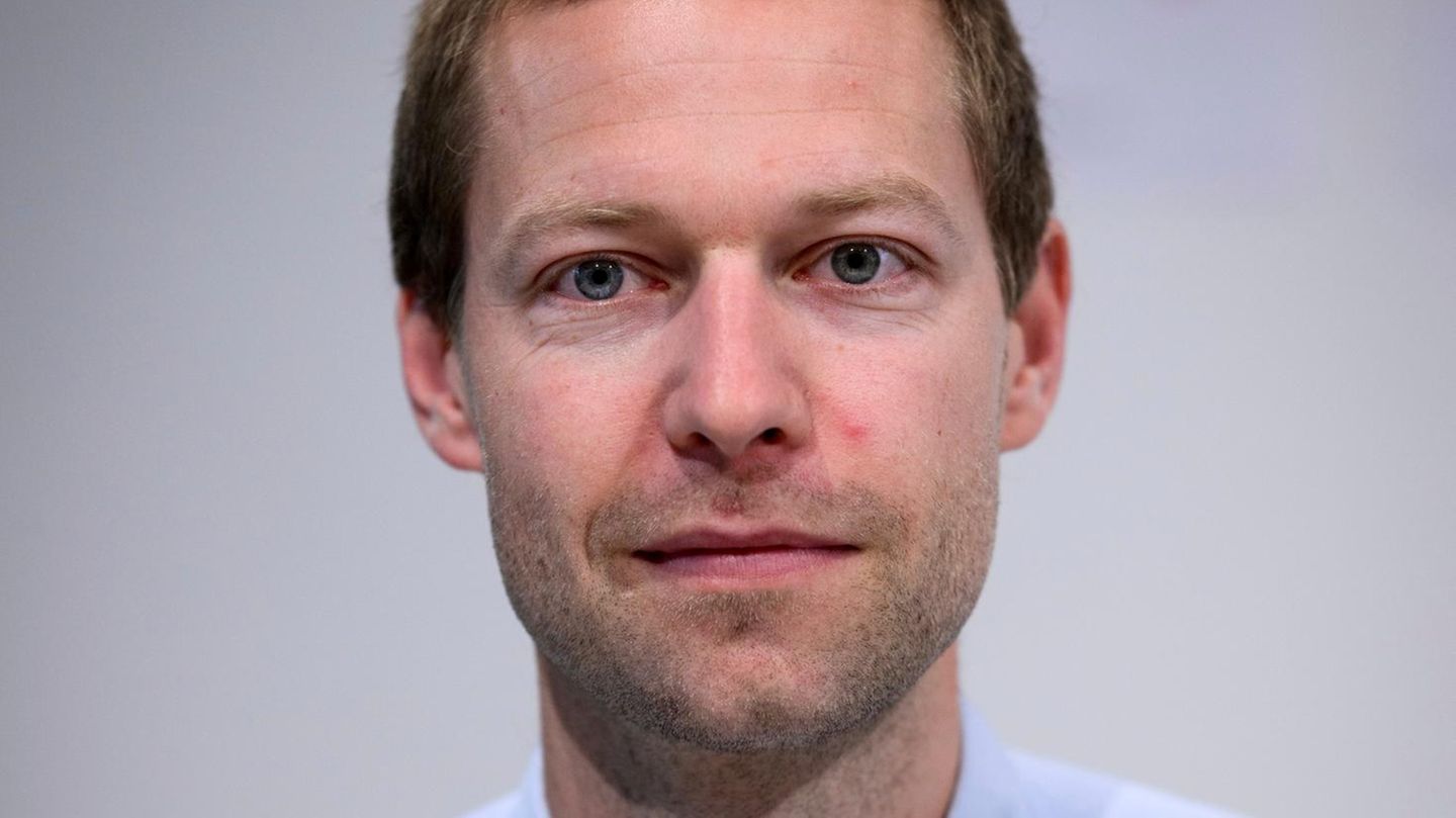 Porträt des Anwalts Lukas Theune, Verteidiger von Daniela Klette Porträt des Anwalts Lukas Theune, Verteidiger von Daniela Klette