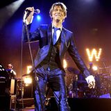 Der Brite, der mit seiner Familie in New York lebt, während seiner „Heathen Tour“ 2002 im Londoner Hammersmith Odeon. Da ist er mit sich und seinen Egos im Reinen.