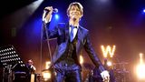 Der Brite, der mit seiner Familie in New York lebt, während seiner "Heathen Tour" 2002 im Londoner Hammersmith Odeon. Da ist er mit sich und seinen Egos im Reinen
