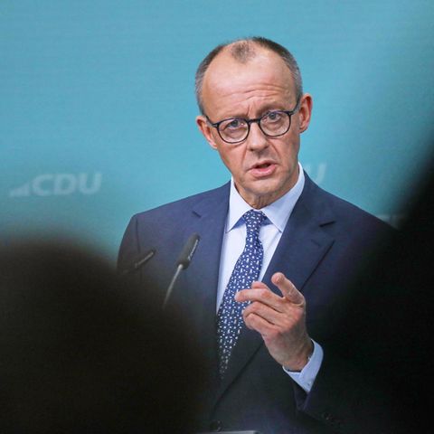 Der erhobene Zeigefinger ist sowas wie sein Markenzeichen: Friedrich Merz. Aber kann man so eine Koalition verhandeln?