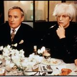 Bowie 1996 als Andy Warhol – in dem Film „Basquiat“ mit Dennis Hopper (l.)