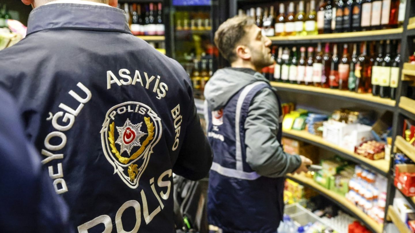 Legal verkaufter Alkohol ist in der Türkei sehr teuer