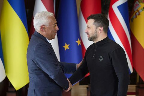 Costa (links) und Selenskyj in Kiew