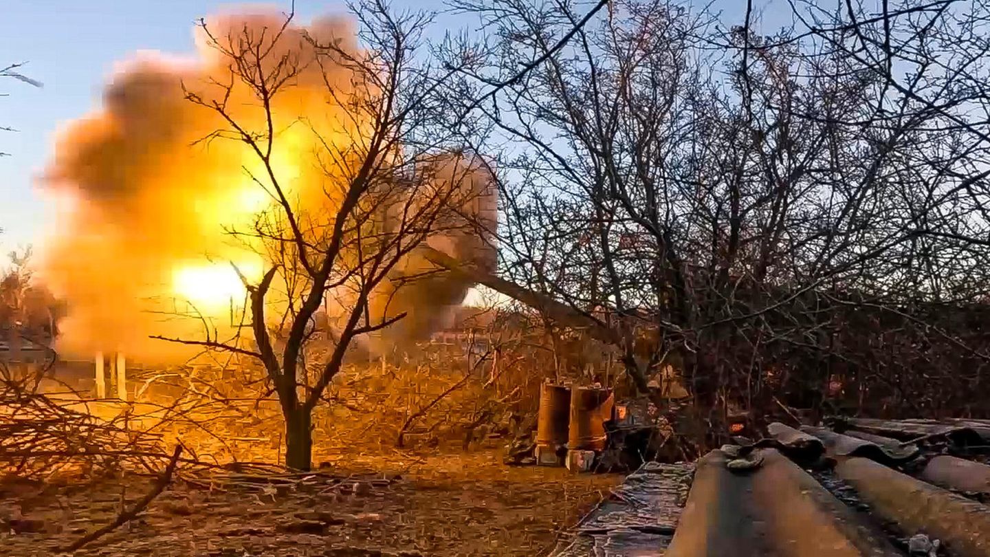 Ukraine in the fourth year of war – so it is military in 2025