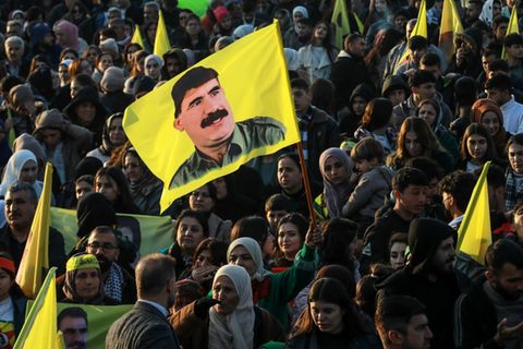 Syrische Kurden in Kamischli am Donnerstag