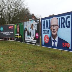 Wahlplakate zur Bürgerschaftswahl am 2. März in Hamburg