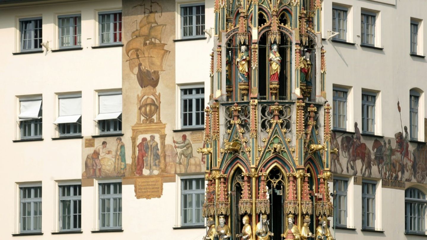 Schöner Brunnen auf dem Nürnberger Hauptmarkt.