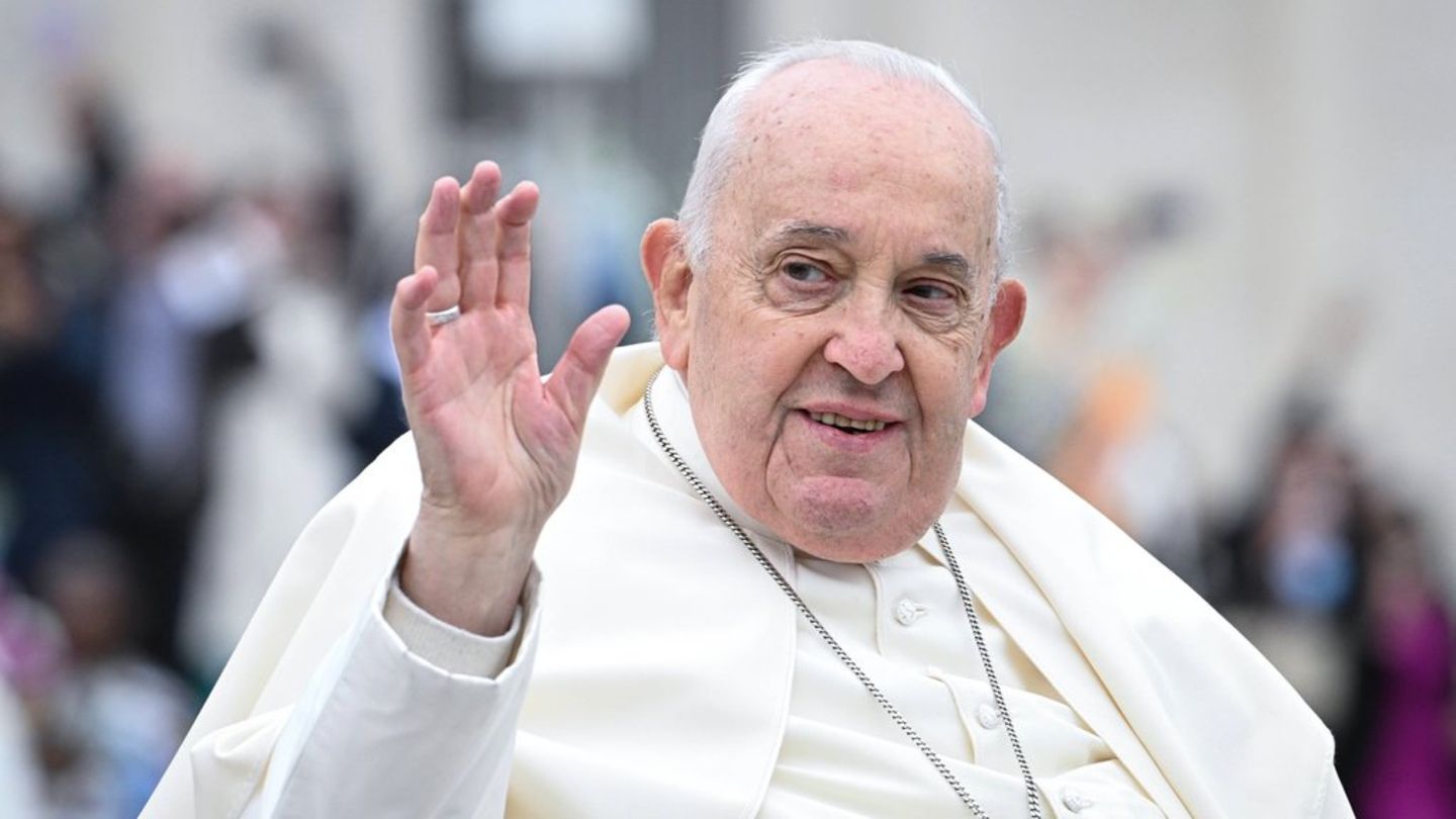 Papst Franziskus befindet sich seit zwei Wochen im Krankenhaus.