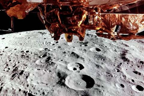 In wenigen Tagen soll "Blue Ghost" auf dem Mond landen. Bis dahin macht die Raumsonde beeindruckende Nahaufnahmen aus lediglich einigen Kilometern Entfernung.
