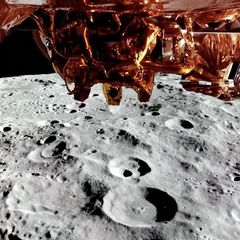 In wenigen Tagen soll "Blue Ghost" auf dem Mond landen. Bis dahin macht die Raumsonde beeindruckende Nahaufnahmen aus lediglich einigen Kilometern Entfernung.