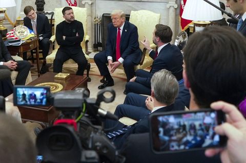 Die hitzige Diskussion von Trump und Selenskyj im Video
