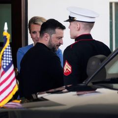 Der ukrainische Präsident Wolodymyr Selenskyj verlässt das Weiße Haus