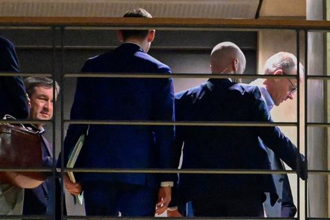 Söder (l.) und Merz bei ersten Sondierungen mit SPD