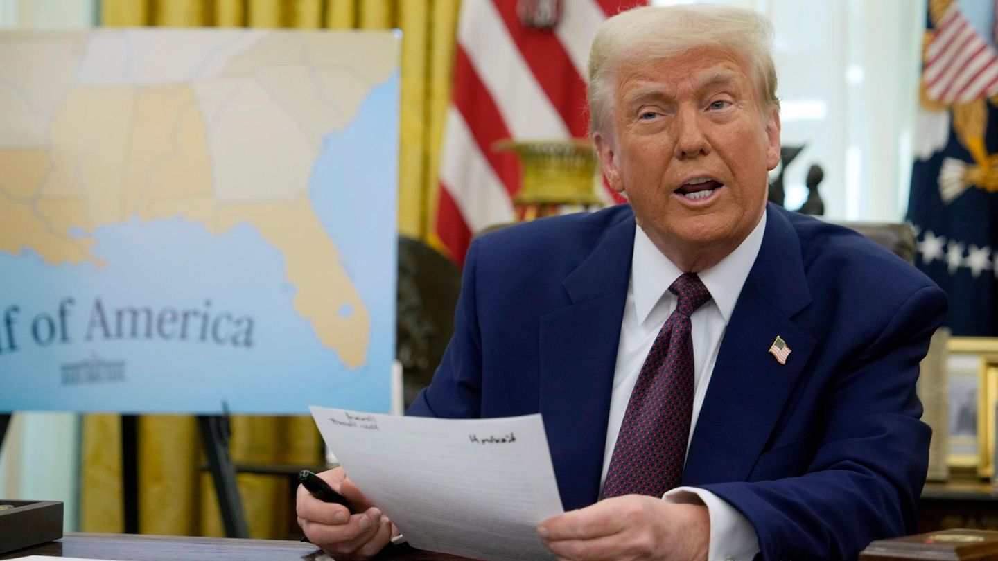 Donald Trump explains English as an official language