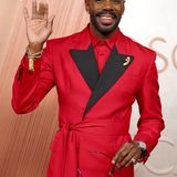 Farbklecks des Abends: Colman Domingo sorgte in seinem knallroten Valentino-Anzug für Aufsehen. Sein Schmuck stammte von Boucheron, seine 160.000 US-Dollar teure "Speedmaster"-Uhr von Omega