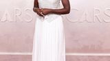 Lupita Nyong'o bei den Oscars in einer weißen Chanel-Robe