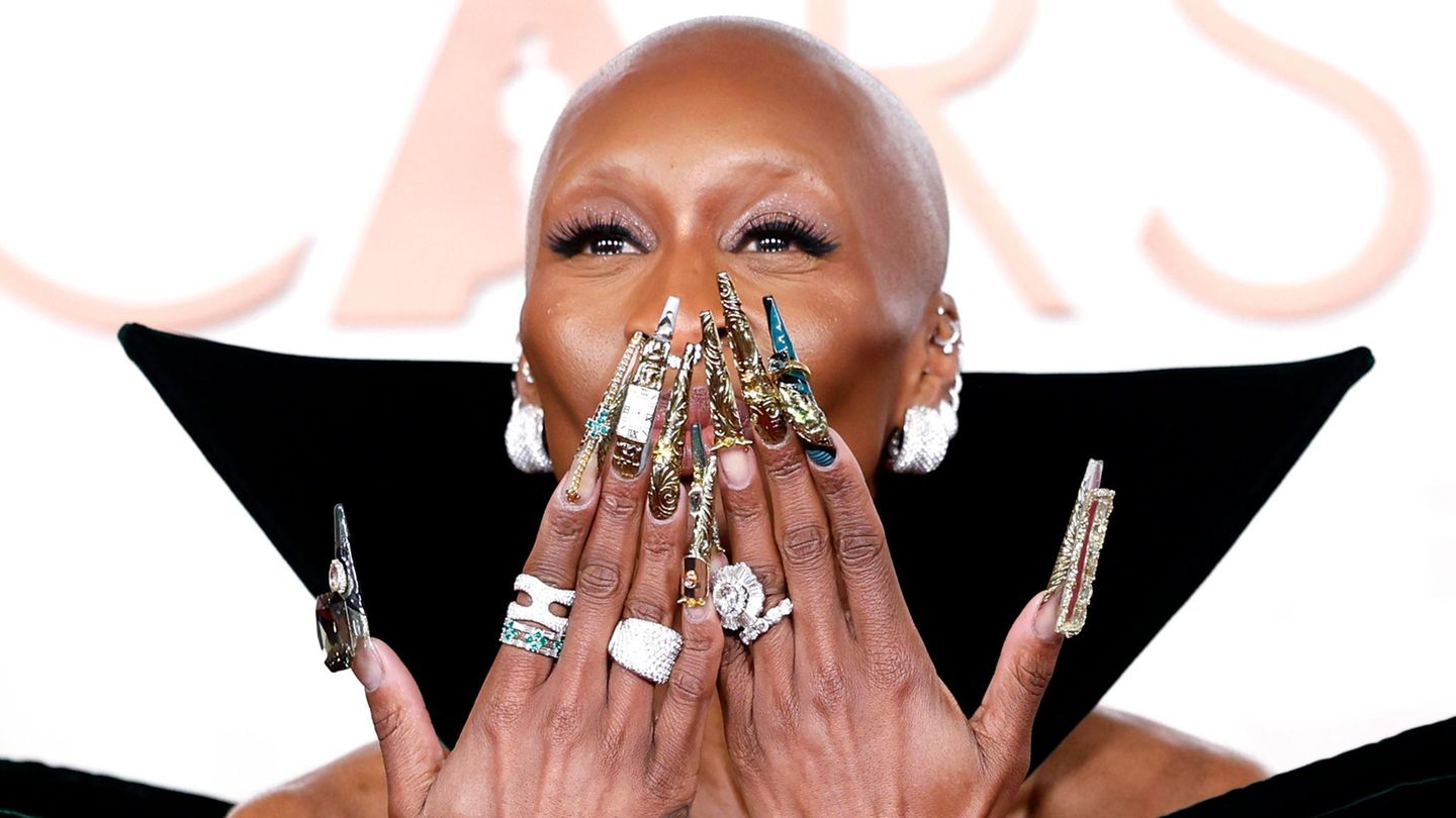 Cynthia Erivo mit schrillen Nägeln bei den Oscars