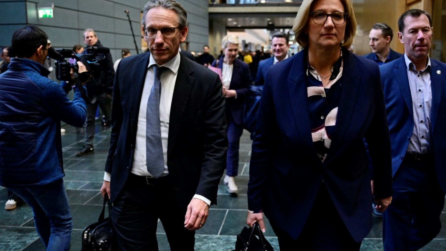 Rehlinger bei Start der Sondierungen am Freitag
