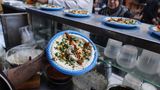 Ein Teller Hummus