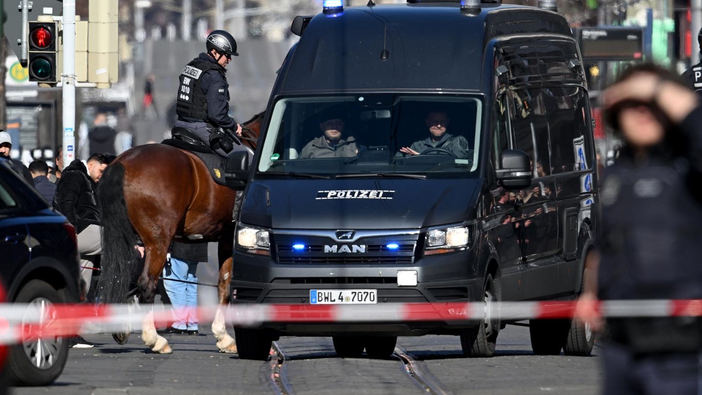 Mannheim: Polizei auf Pferden