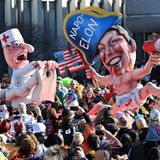 Mottowagen in Düsseldorf: Elon Musk wird als Baby darstellt mit einer AfD-Windel