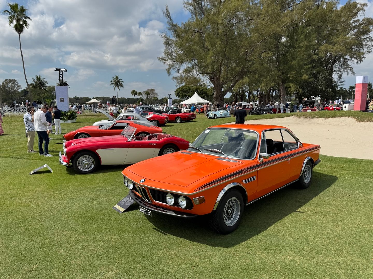 Die Auto.Show in Florida zeigt Modelle vom 1972er BMW 3.0 CSL (Foto) über das Jaguar XK 120 Fixed Head Coupé oder den Lamborghini Miura P400