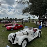 Das Portfolio, das auf der zweiten Auflage der Moda Miami gezeigt wird, ist beeindruckend, doch der eigentliche Höhepunkt ist der lässige Charme, den der Event bereits bei der Zweitauflage verbreiten kann