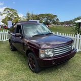 Vielleicht ist es ein frisches, neu aufgelegtes Event wie Moda Miami, das es einmal gebraucht hat, um die in die Jahre gekommene Klassik- und Autoszene der bestens betuchten Kollektoren aufzurütteln und neue Ideen Realität werden zu lassen – etwa mit einem Range Rover der Queen