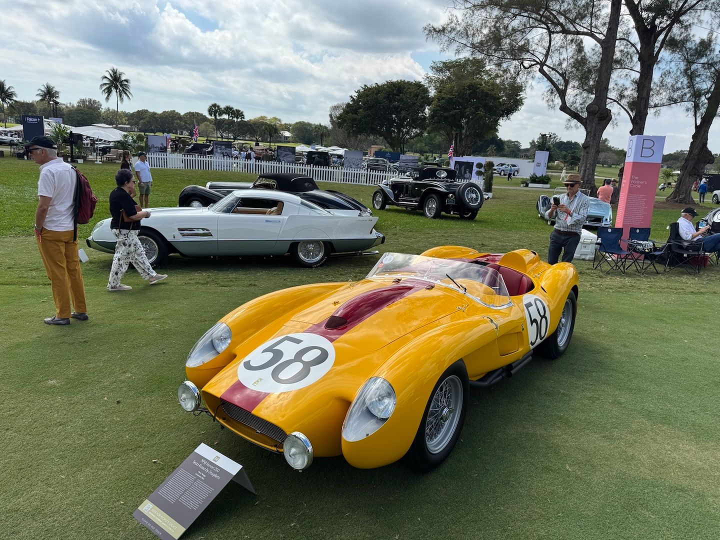 Es wartet eine Armee von Ferrari-Klassikern aus den vergangenen fünf Jahrzehnten – vom eleganten 330 GTC bis zum sportlichen 599xx 