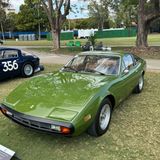 Natürlich gehört die traditionelle Schau dazu und Klassiker sind ein Muss (Ferrrai 365 GTC 4)