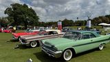 Amerikanische Chrom-Orgien, Vorkriegsmodelle von Duisenberg, Cadillac oder das weitgehend vergessene Model 62 Cabriolet von Detroit Electric aus dem Jahre 1916 präsentieren sich im perfekten Zustand oder betont unrestauriert 