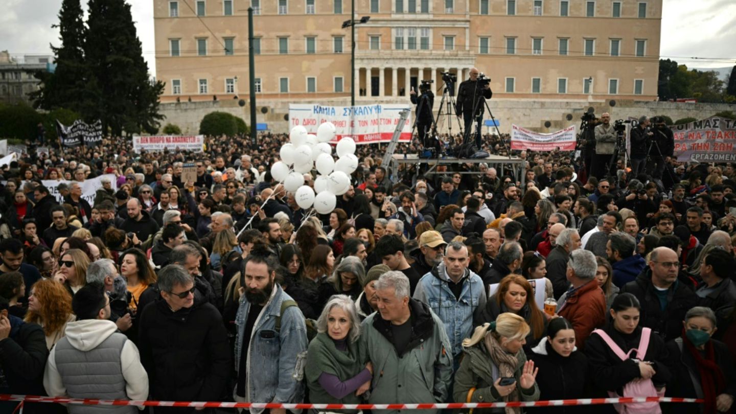 Protestkundgebung vor dem Parlament in Athen am Freitag